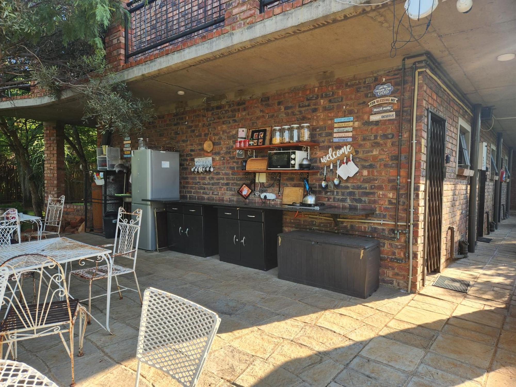 Pretoria-Noord Suikerbosrant Sleep And Go Bed & Breakfast エクステリア 写真