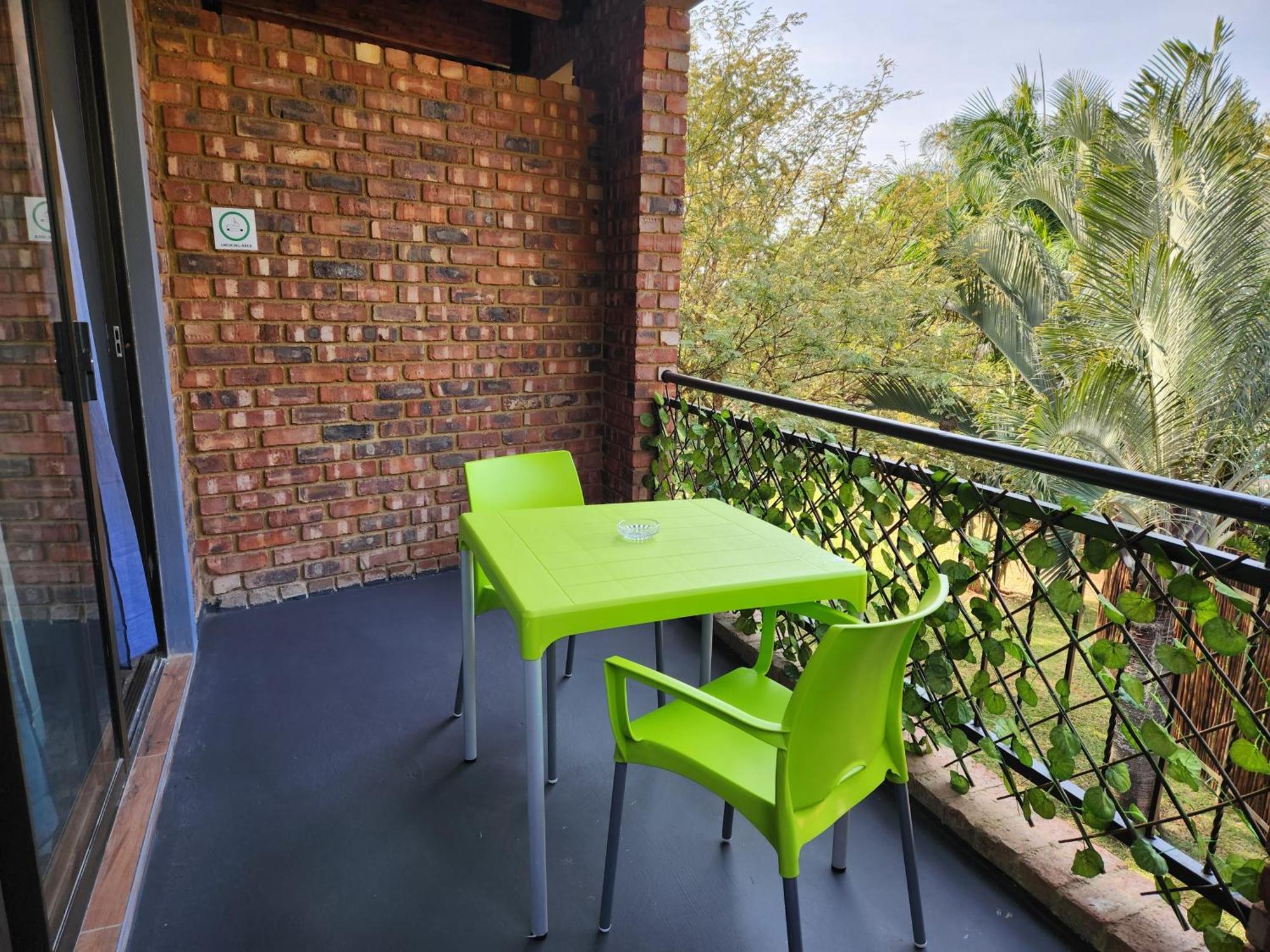 Pretoria-Noord Suikerbosrant Sleep And Go Bed & Breakfast エクステリア 写真