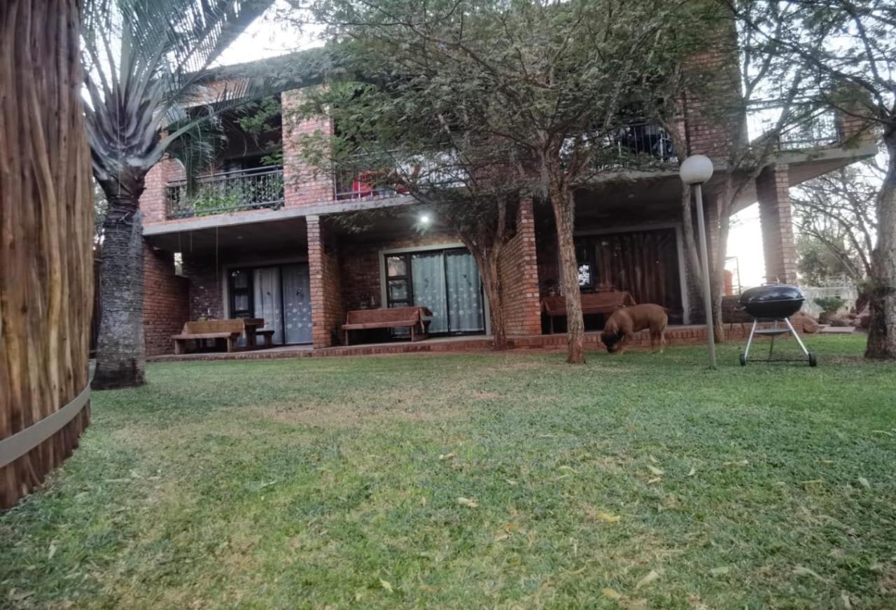 Pretoria-Noord Suikerbosrant Sleep And Go Bed & Breakfast エクステリア 写真