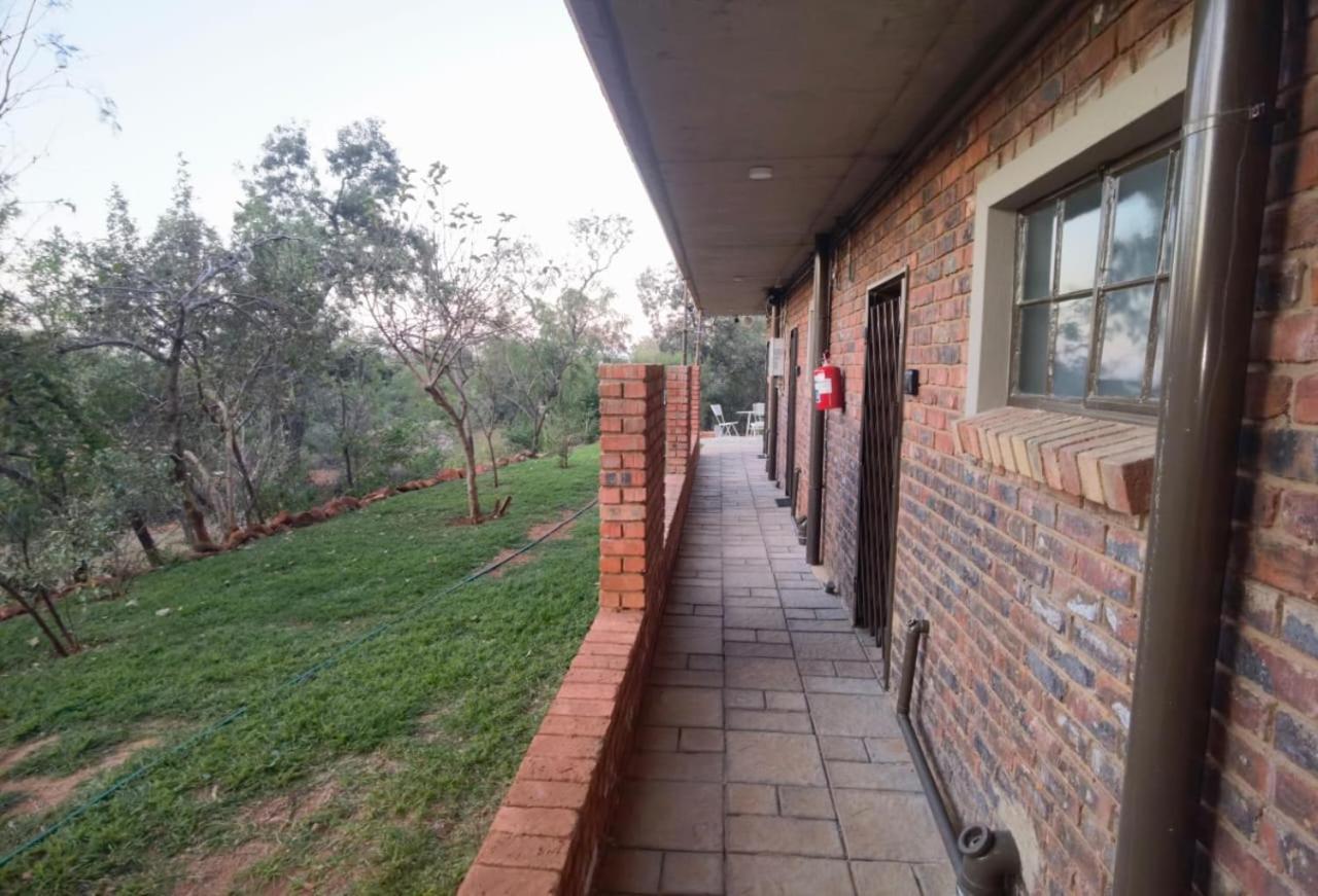 Pretoria-Noord Suikerbosrant Sleep And Go Bed & Breakfast エクステリア 写真