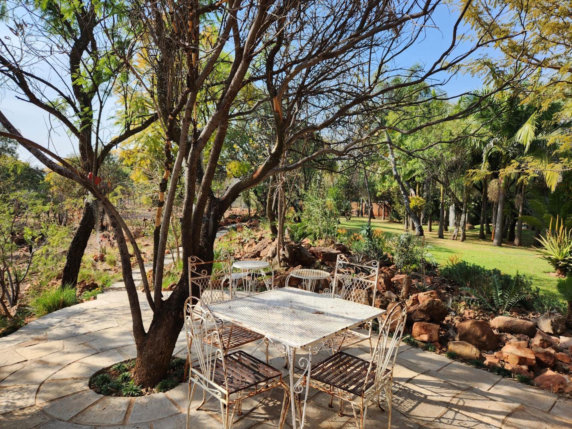 Pretoria-Noord Suikerbosrant Sleep And Go Bed & Breakfast エクステリア 写真